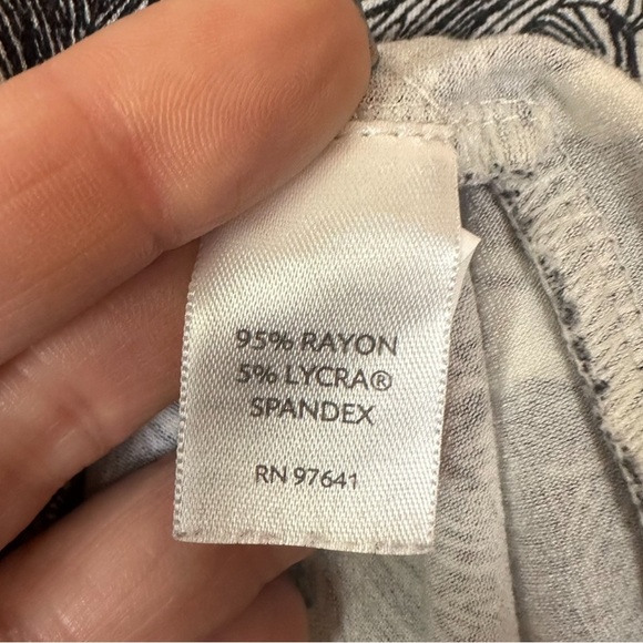 J.Jill Wearever Collection MIDI T-Shirt Dress Black & White Floral Print Small - Picture 4 of 6